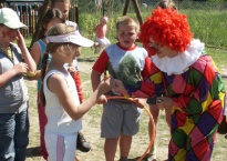 Catering na Kinder Party oraz zabawy z Clownem w ogrodzie Gościńca Oycowizna, 100os.